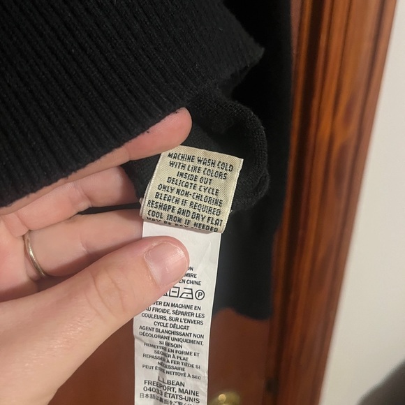 L.L. Bean Women’s Black Turtleneck Sweater Size S petite 95% cotton 5% Cashmere - Picture 5 of 6